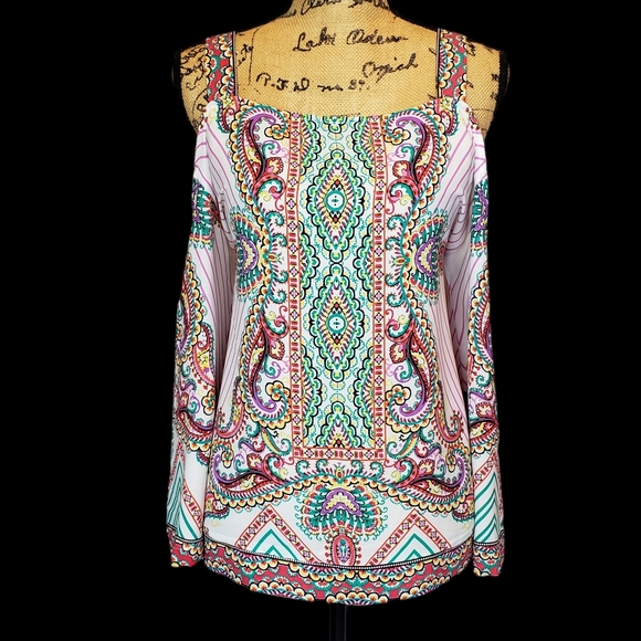 NY&CO Cold Shoulder Top - Picture 3 of 11